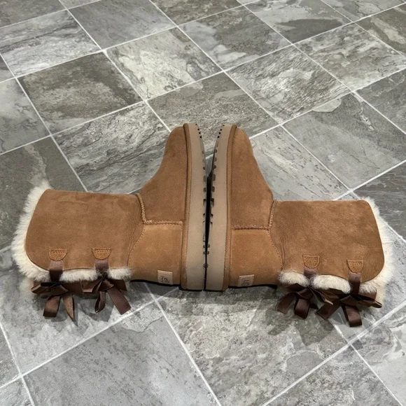 UGG Bailey Bow II Boots Size 7 Brown Chestnut Sheepskin - Picture 9 of 14